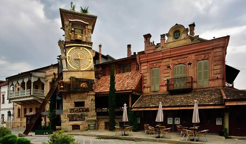 تور ترکیبی 4 شب تفلیس+ 3 شب باتومی ویژه پاییز 1404