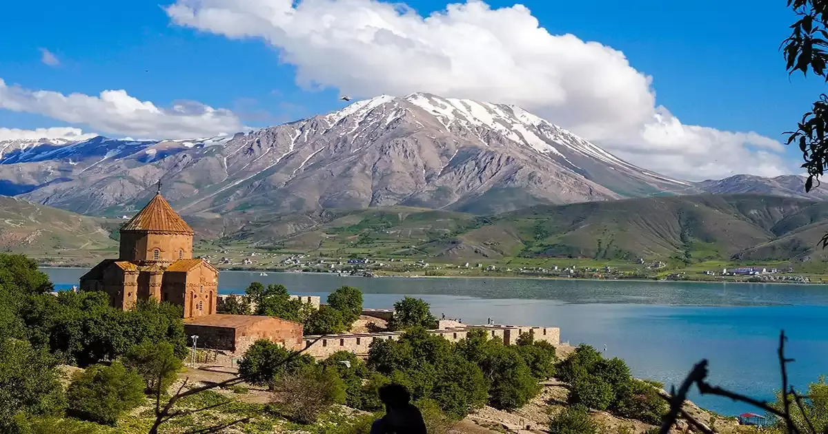 تور وان زمینی ویژه خرداد 1405
